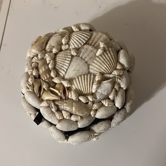 Shell keepsake box - Picture 4 of 7